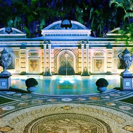 The Villa Casa Casuarina Маями Бийч Екстериор снимка