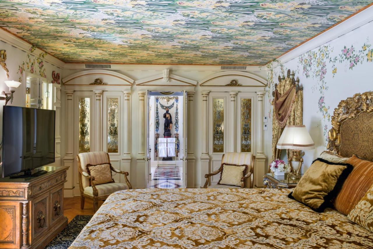 The Villa Casa Casuarina Маями Бийч Екстериор снимка