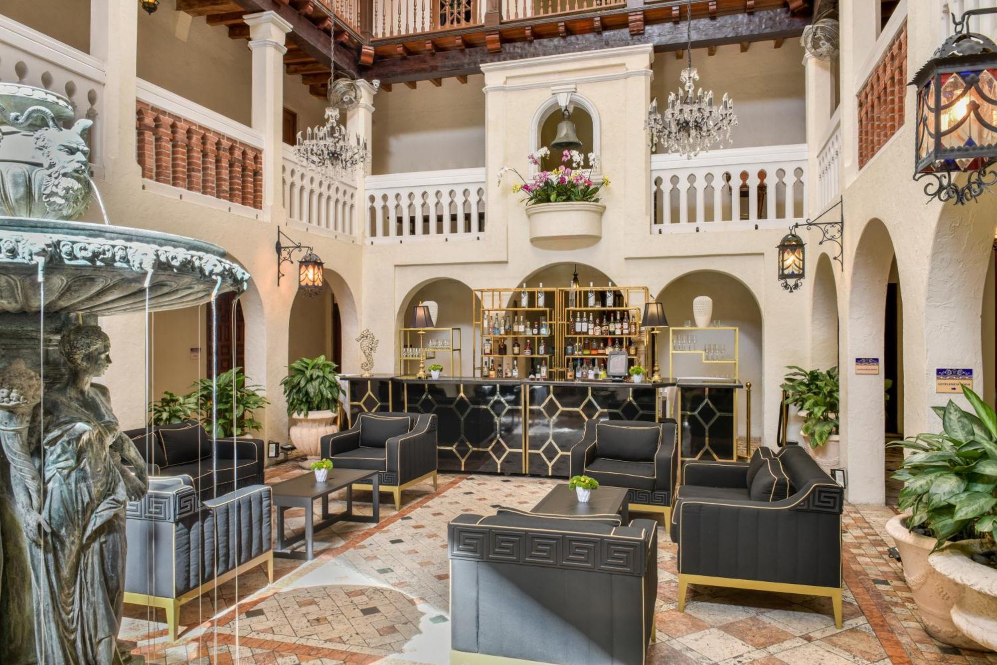 The Villa Casa Casuarina Маями Бийч Екстериор снимка