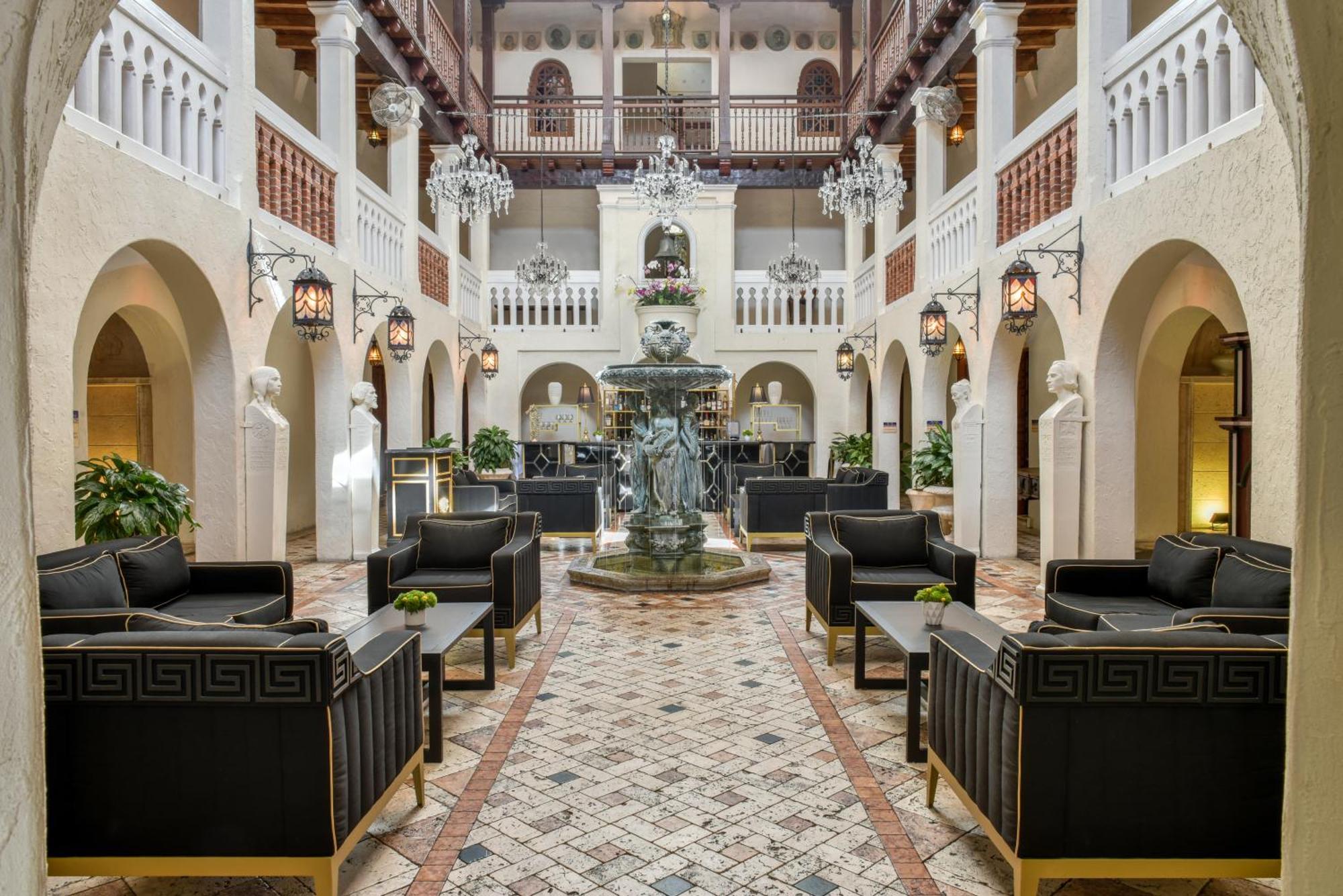 The Villa Casa Casuarina Маями Бийч Екстериор снимка