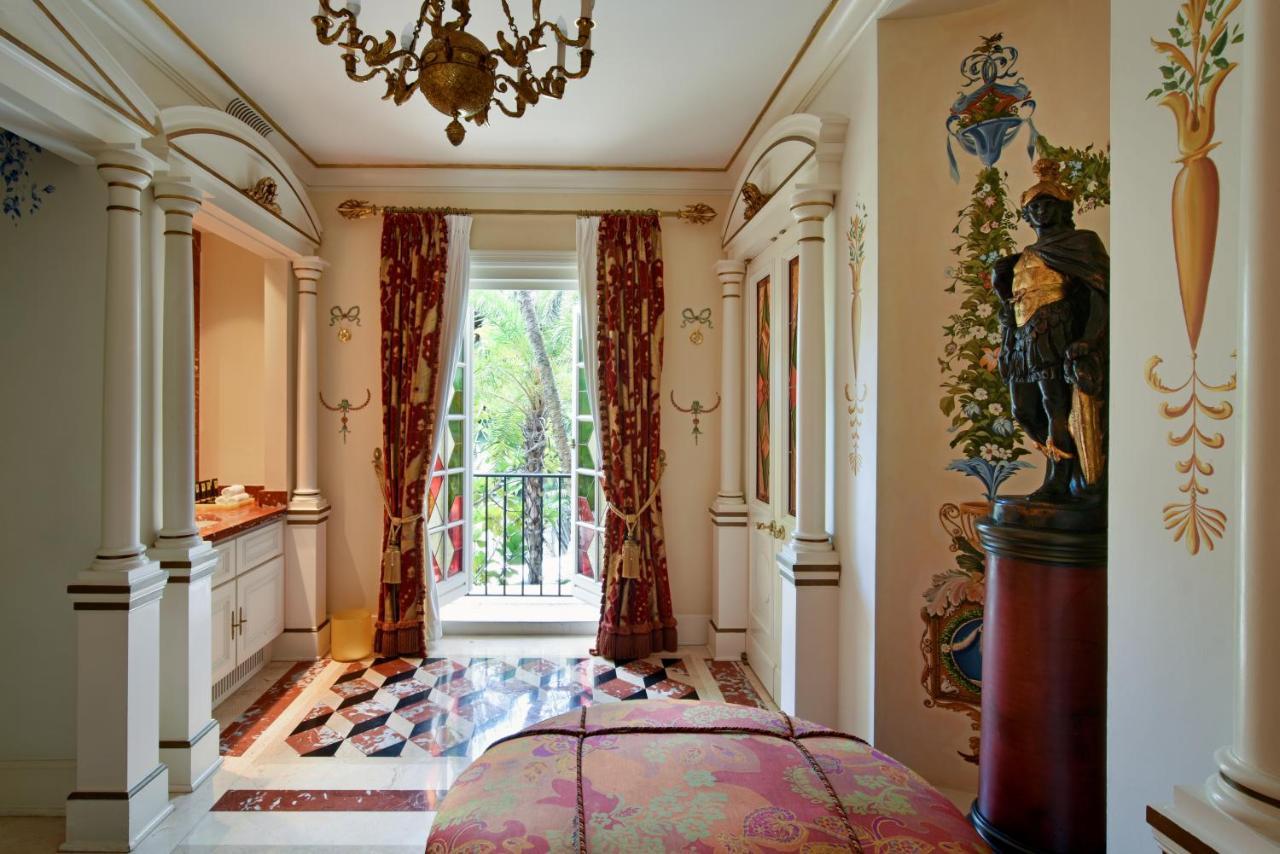 The Villa Casa Casuarina Маями Бийч Екстериор снимка
